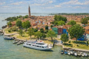 burano-lagoon-boat-watercolor-venice